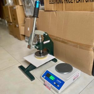 Cân Cắt Mẫu Vải Kèm Dao Cắt Vải 300g